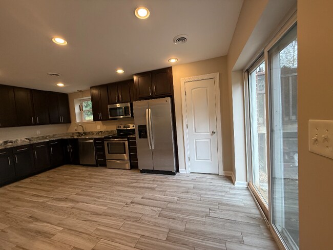 Foto del edificio - 536 Woodmont Dr