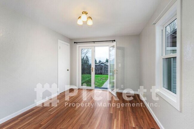 Foto del edificio - 3 Bedroom Charmer near PSNS and Hwy 3