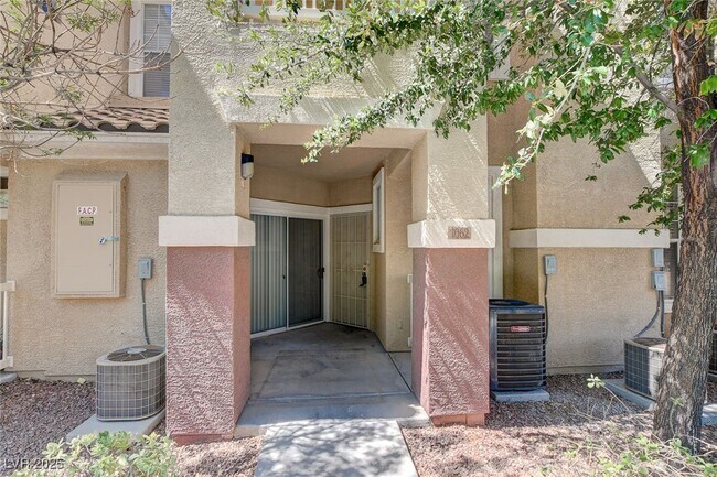 Foto del edificio - 5855 Valley Dr