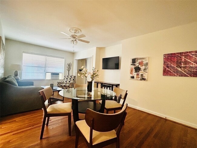 Building Photo - 2021 Southgate Blvd