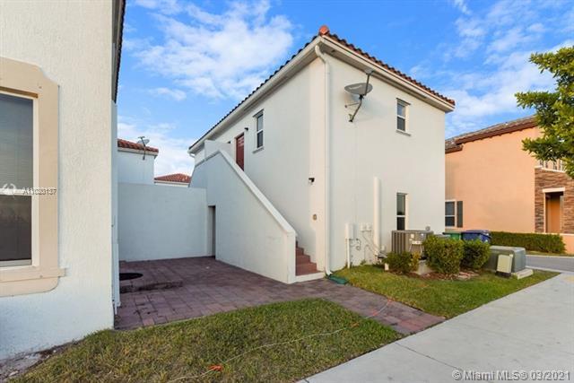 Building Photo - 9561 SW 171st Pl