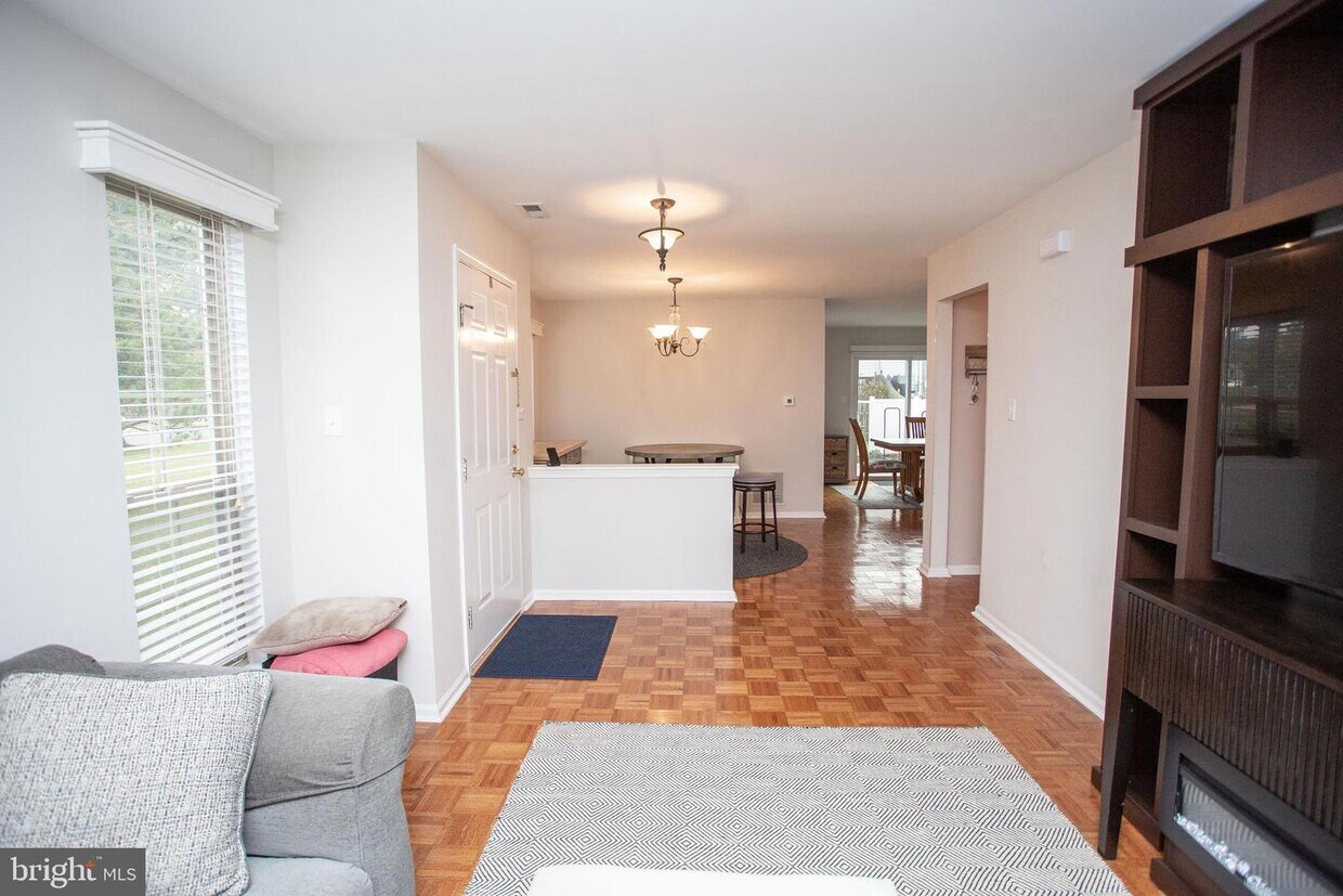 1 Periwinkle Ln, Delran, NJ 08075 Townhome Rentals in Delran NJ