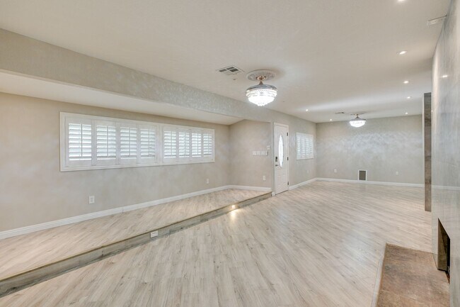 Foto del edificio - Charming 3-Bedroom Home in Historic John S...