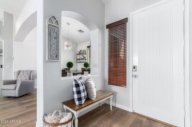 Building Photo - Beautiful 3 bedroom home in Litchfield Park!