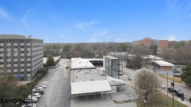 Foto del edificio - 3005 Peachtree Rd NW
