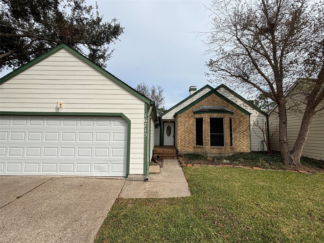 Foto principal - 16715 Dale Oak Way