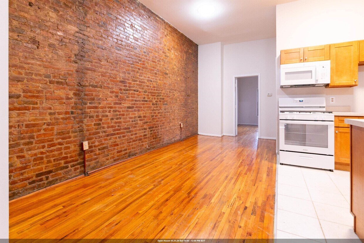 Primary Photo - 722 Ocean Ave