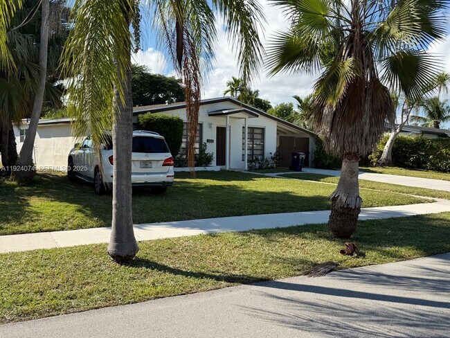 Building Photo - 19810 Holiday Rd