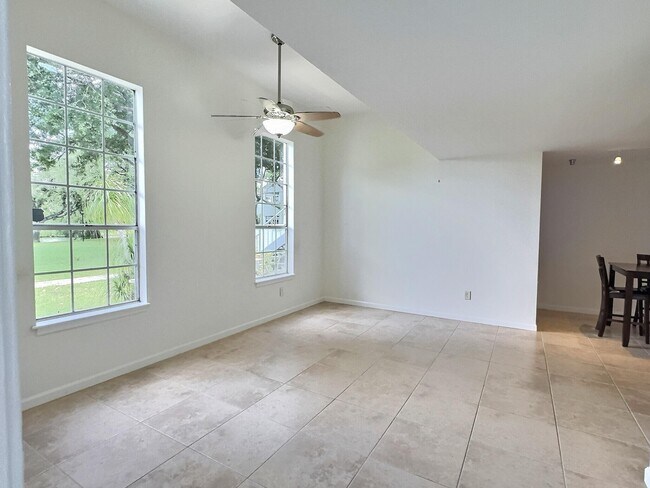 Foto del edificio - 1275 Crystal Way
