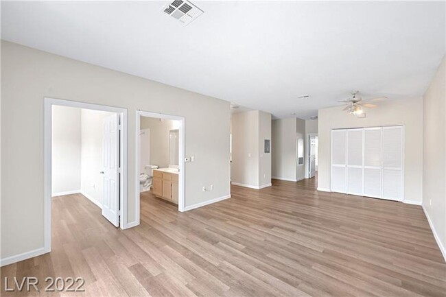 Building Photo - 2 Bed 2 Bath Green Valley Downstairs Condo