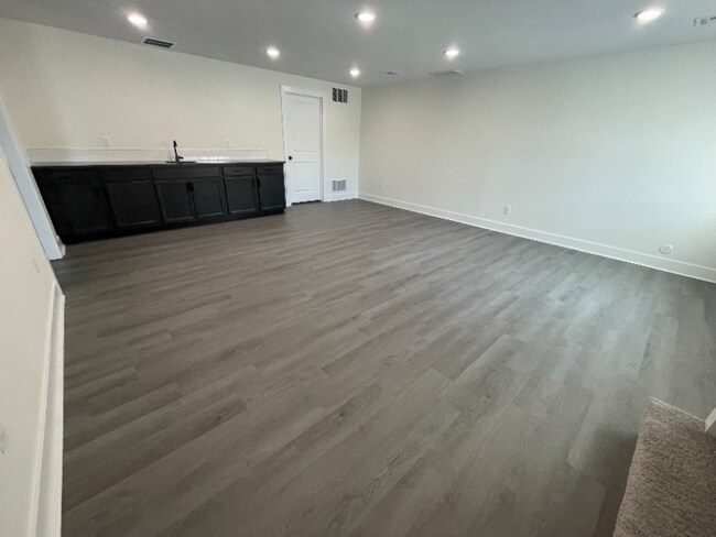 Foto del edificio - 5121 S Chase Ave