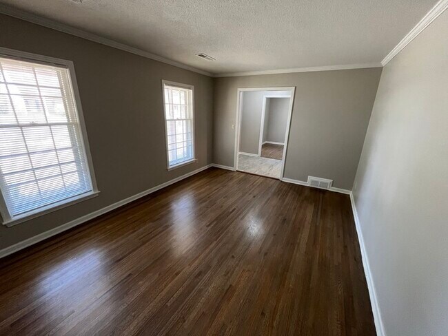 Building Photo - 5369 Heritage Ave - Available Now!