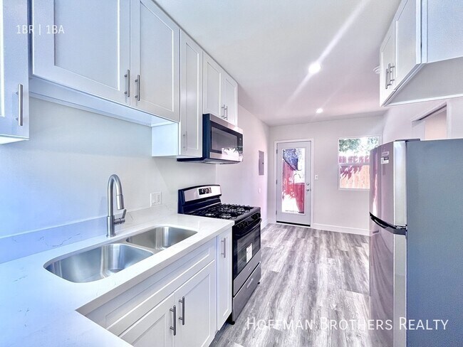 Foto del edificio - 418 N Sierra Bonita Ave