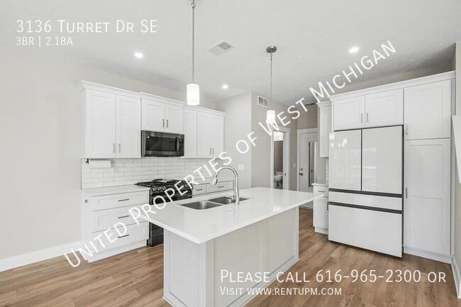 Building Photo - 3136 Turret Dr SE