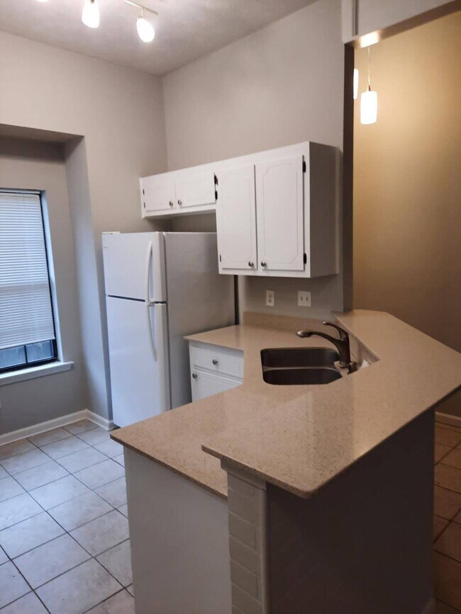 Building Photo - 3841 Perry Hill