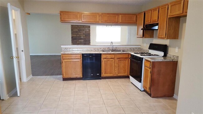 Building Photo - 18206 Brooknoll Dr