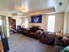 Building Photo - 565 N 300 E