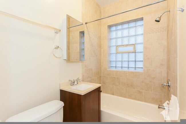 Foto del edificio - 2842 N Orchard St