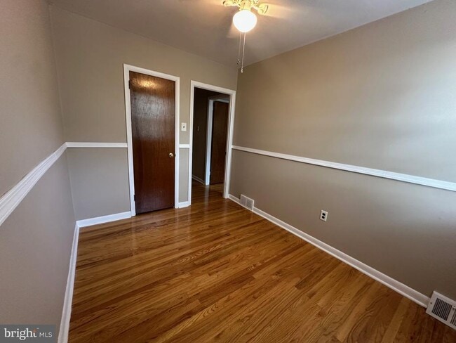 Building Photo - 3233 Comly Pl