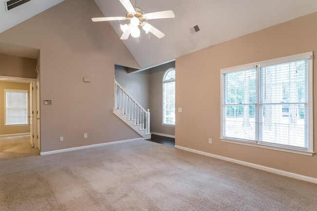 Building Photo - 36 Stonehaven Dr