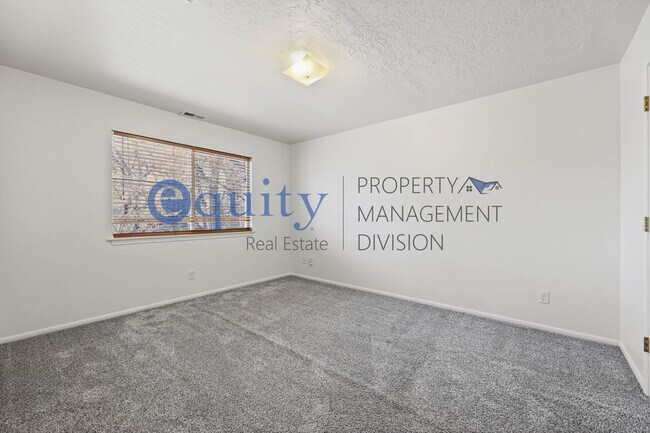 Building Photo - 2550 S 900 E