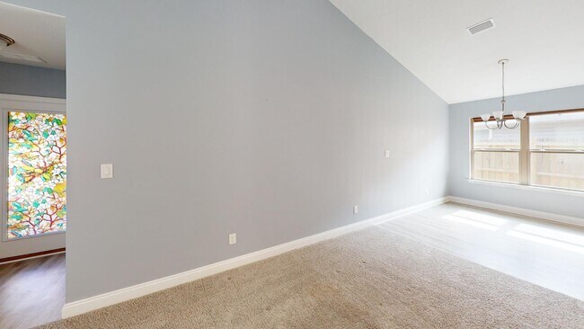 Foto del edificio - "Charming 3-Bed, 2-Bath Oasis on Regalo Drive – Spacious 1,504 Sq Ft Living in Pensacola!"