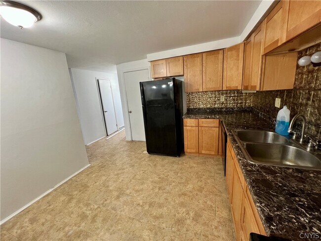 Building Photo - 8050 Lucas Dr