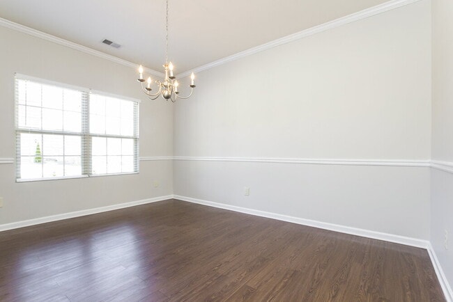 Building Photo - 2117 Juniper Ives Ct SE
