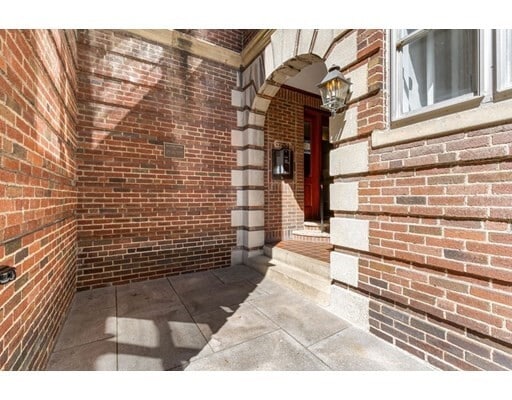 Building Photo - 41 Linnaean St