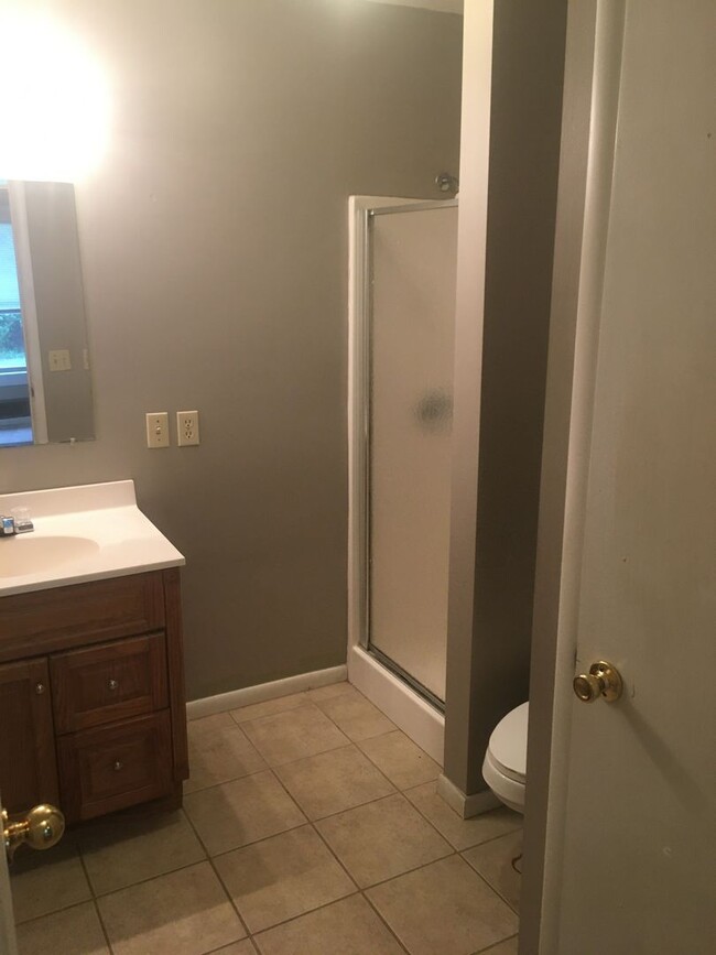 Foto del edificio - 3 Bedroom / 2 Bath Home Located Minutes from Downtown Lowell!