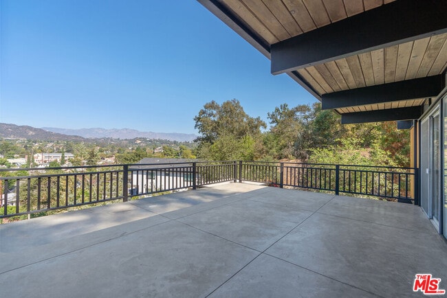 Foto del edificio - 1404 Oak Grove Dr