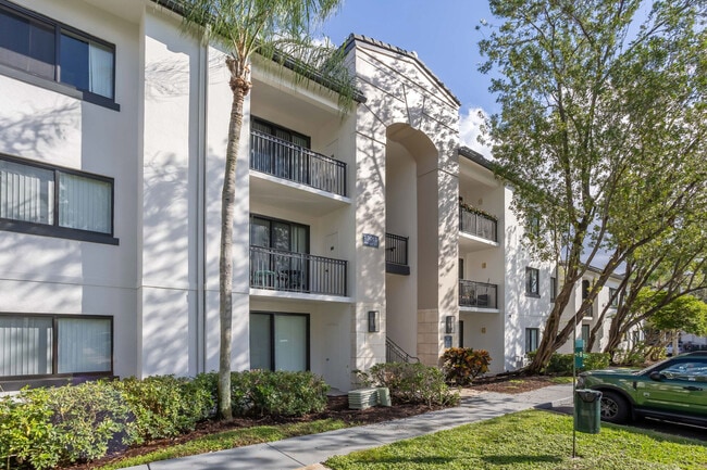 Building Photo - Marela Apartments