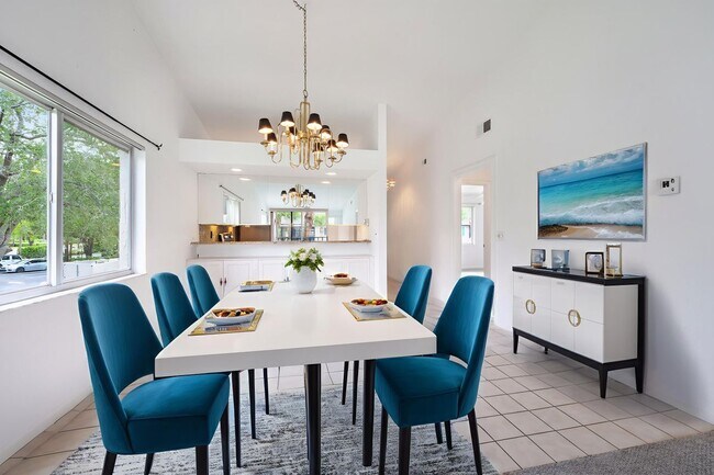Foto del edificio - 4130 Looking Glass Ln