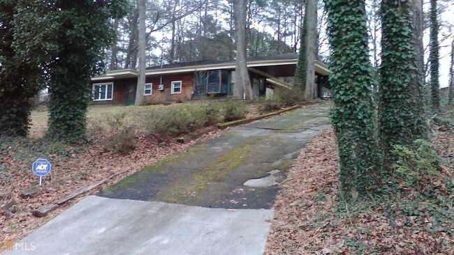 Foto del edificio - 5714 Simpson Rd