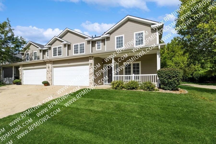 Primary Photo - RENT SPECIAL!! 2 Bedroom, 2.5 Bathroom Tow...