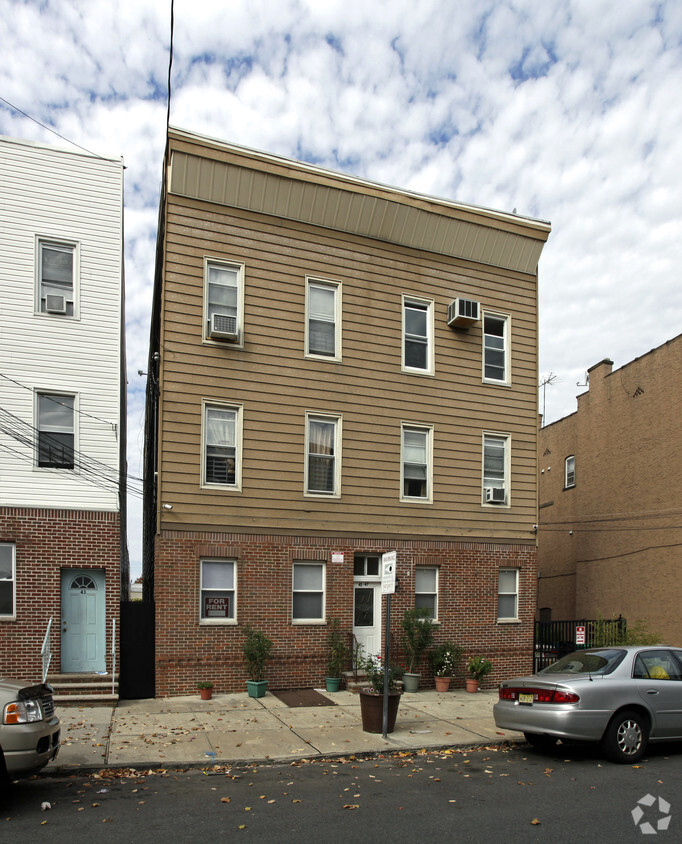Foto del edificio - 45 Wright Ave