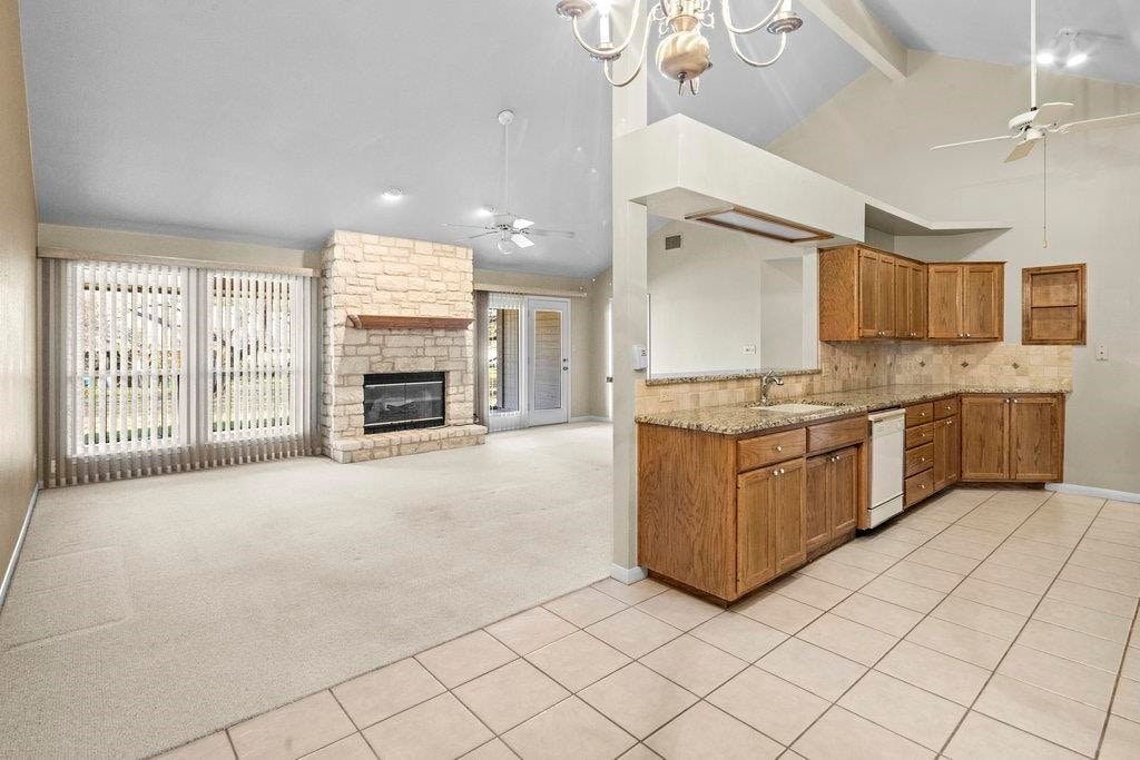 Foto del edificio - 32 Fairway Ln