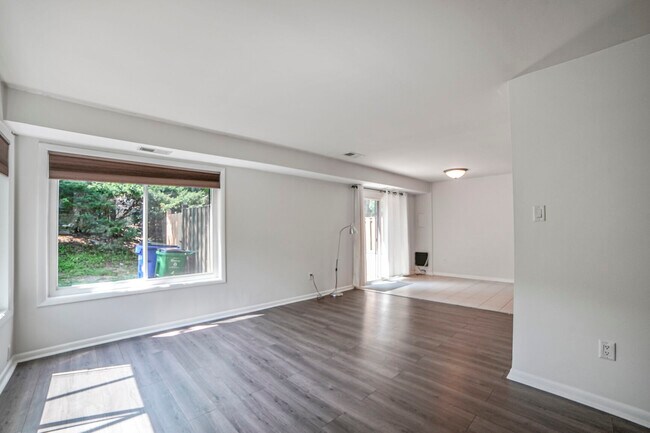 Foto del edificio - 5757 Thunder Hill Rd