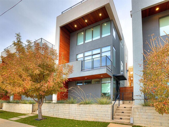 Foto del edificio - 825 NW 6th St