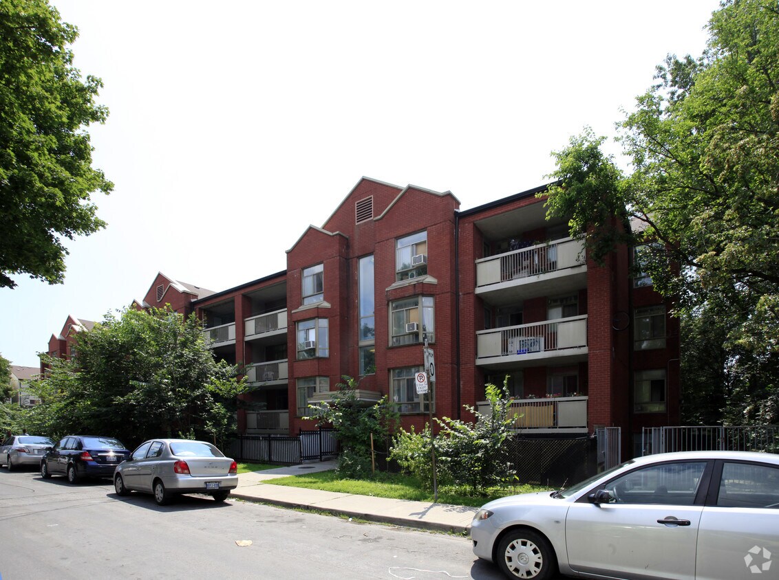 Building Photo - 29 Louvain Ave