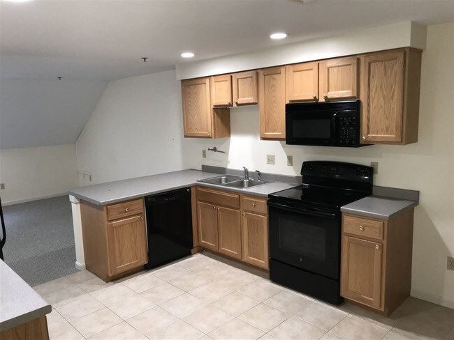 Building Photo - 529 US-1