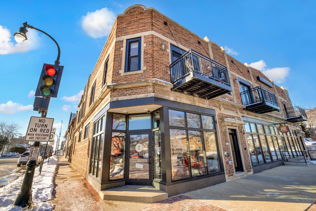 4001 N Downer Ave Unit A, Shorewood, WI 53211 Room for Rent in