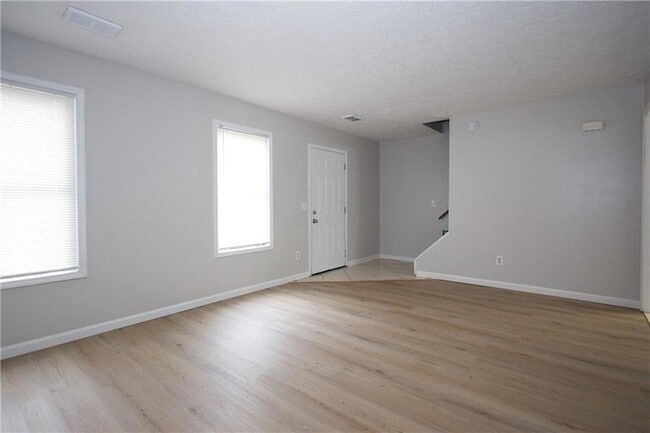 Photo - 948 Waverly Ct House