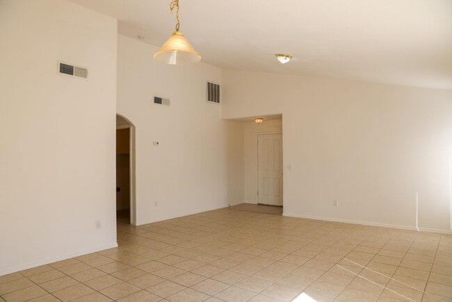 Building Photo - Nice and Spacious 4 Bedroom home Off Hwy 70 & Mesa Grande