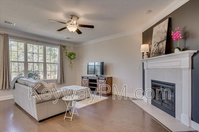 Building Photo - 506 Hampton Dr