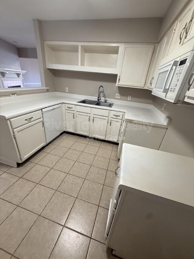 Foto del edificio - 1620 Beaver Trail Dr
