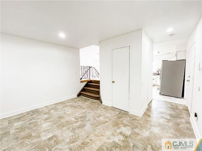 Foto del edificio - 742 Grove Ave