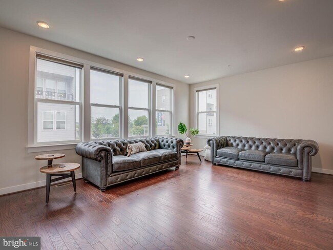 13348 Sherwood Park Ln Herndon Va 20171 Townhouse For Rent In Herndon Va Apartments Com 13348 Sherwood Park Ln Herndon Va 20171 Townhouse For Rent In Herndon Va Apartments Com