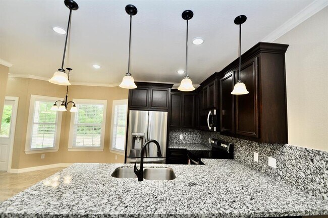 Building Photo - 21614 Sara Nicole Ct