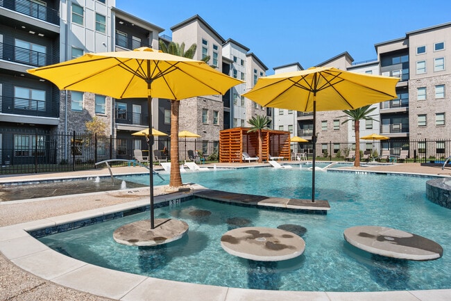 The Emma Resort Style Pool - The Emma